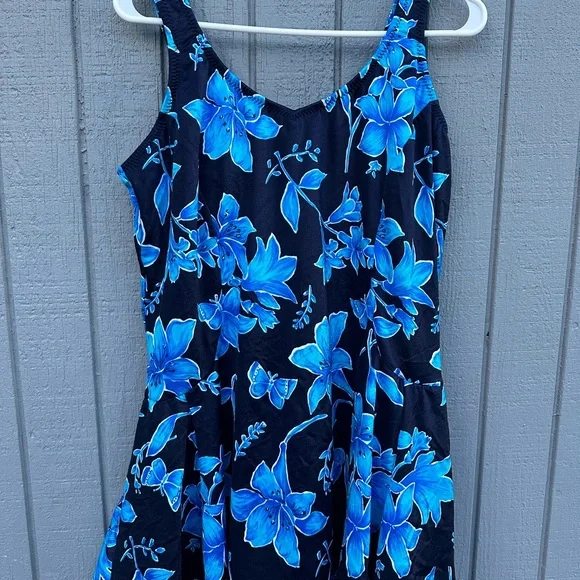 Ladies Swimsuit with Skirt - Picture 3 of 14